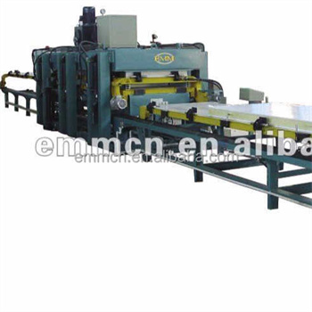 Tipus de processament de màquina d'escuma a pressió hidràulica i certificació CE Màquina d'escuma d'esprai de PU